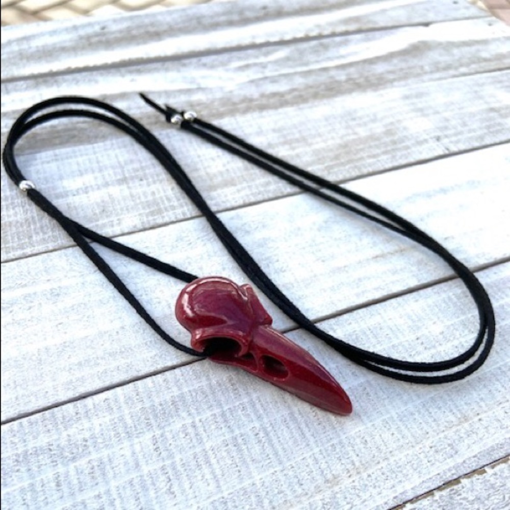 🖤Handmade red resin skull raven bird necklace